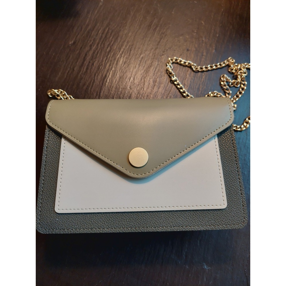 NEW! Miniso Chain Crossbody Bag In Dark Olive, Tan & White With Gold Accents